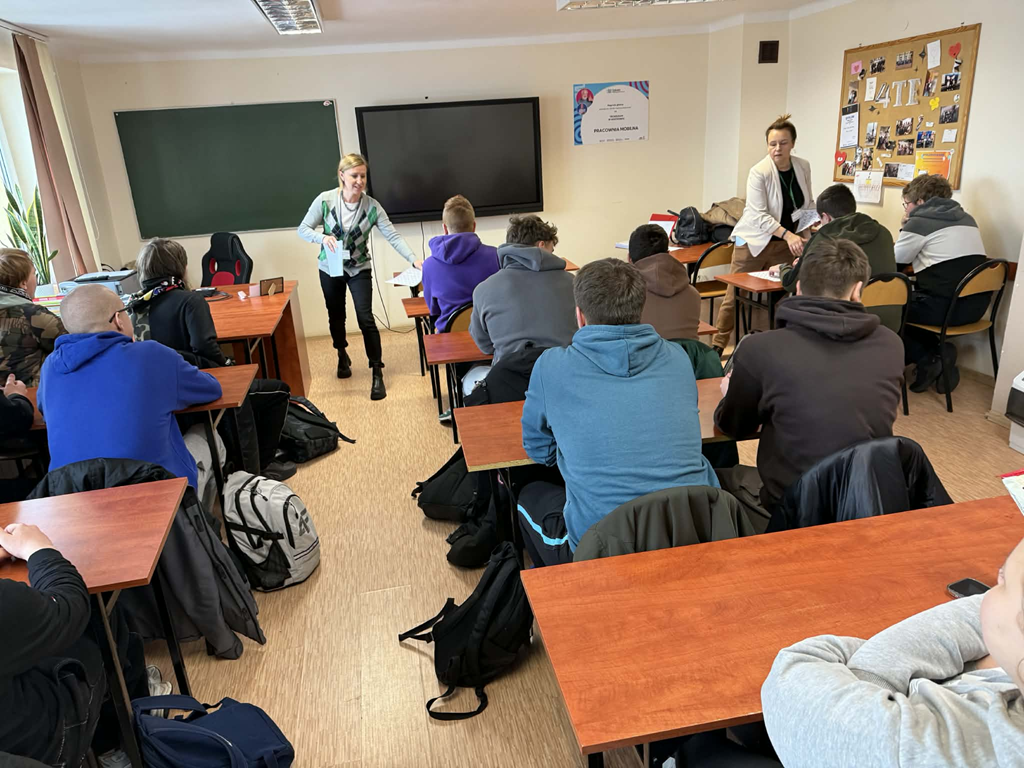 🎓 Spotkanie maturzystów z przedstawicielkami PUP w Grajewie! 👥💡