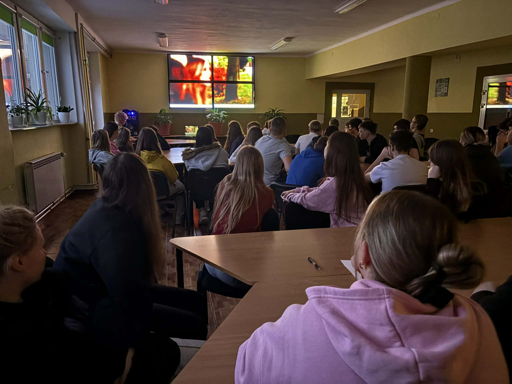 PRZEMOC RÓWIEŚNICZA – NIE BĄDŹ BIERNY