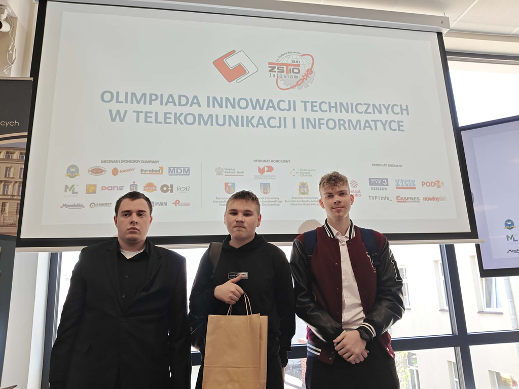 Sukces naszych informatyków – Mateusz i Adam finalistami Olimpiady Innowacji Technicznych w Telekomunikacji i Informatyce